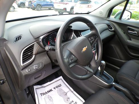 Used 2019 Chevrolet Trax LT FWD image 12