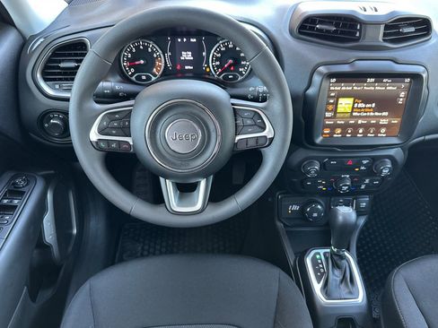 Used 2023 Jeep Renegade Latitude image 15