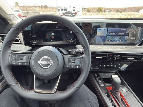 Used 2025 Nissan Kicks SR image 26