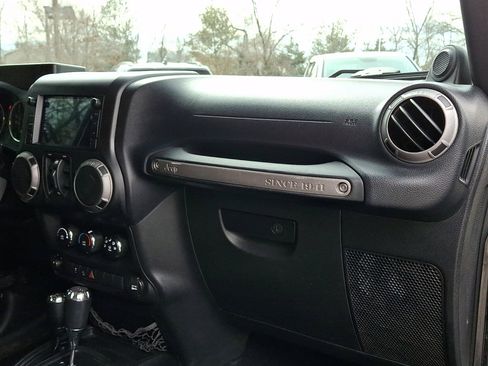 Used 2012 Jeep Wrangler Unlimited Sport image 12