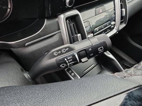 Used 2023 Kia Sorento S FWD image 20
