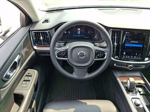 Used 2024 Volvo V60 B5 Cross Country Plus AWD/4WD image 11