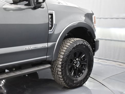 Used 2020 Ford F350 Platinum w/ Tremor Off-Road Package image 48