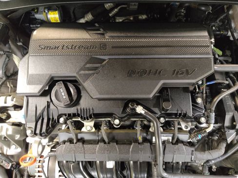 Used 2024 Hyundai Elantra SEL image 30