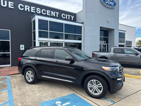 Used 2023 Ford Explorer XLT w/ Equipment Group 202A AWD/4WD image 3