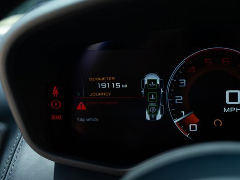 Used 2020 McLaren 600LT Spider RWD image 12