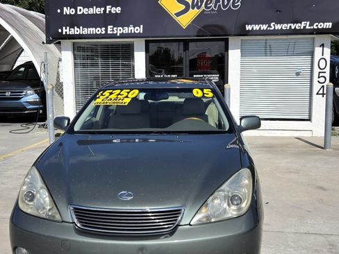 Used 2005 Lexus ES 330 FWD image 2
