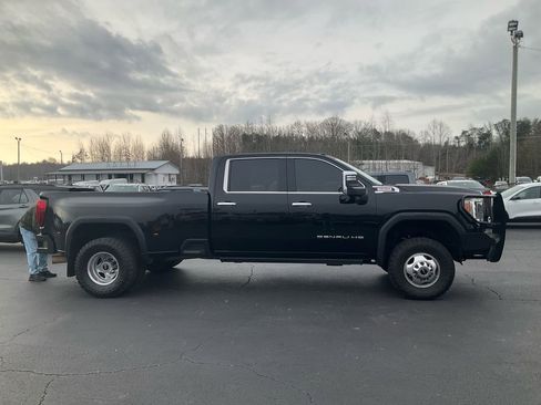 Used 2022 GMC Sierra 3500 Denali w/ Denali Ultimate Package image 4