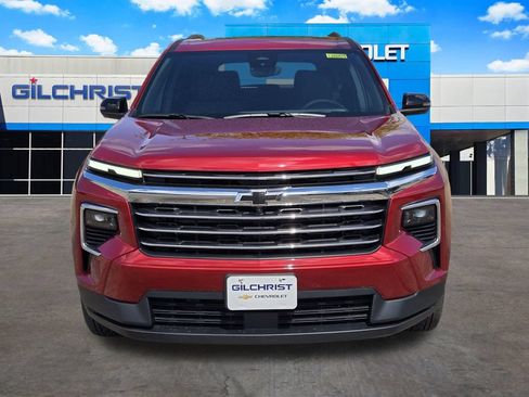 New 2026 Chevrolet Traverse LT w/ Sun and Wheel Package FWD image 2