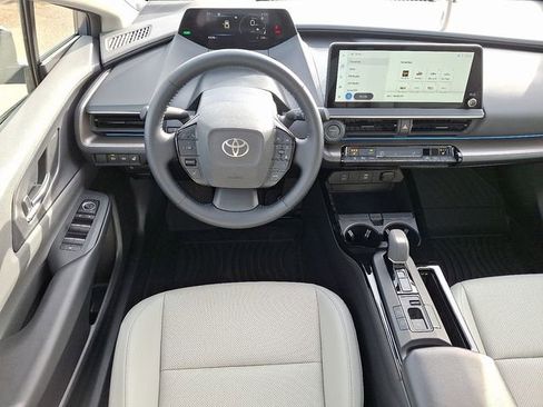 Used 2024 Toyota Prius XLE image 12