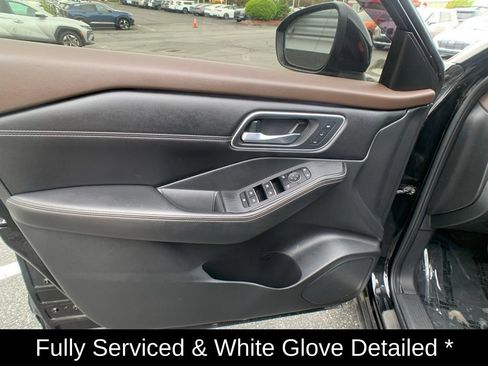 Certified 2023 Nissan Rogue Platinum w/ Platinum Premium Package AWD/4WD image 11