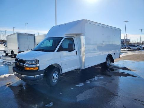 New 2026 Chevrolet Express 4500 w/ Power Convenience Package RWD image 3