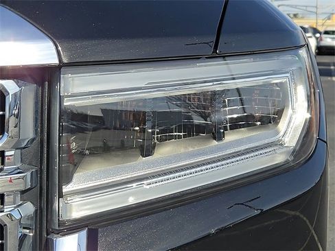 Used 2023 GMC Acadia Denali w/ Denali Ultimate Package image 9