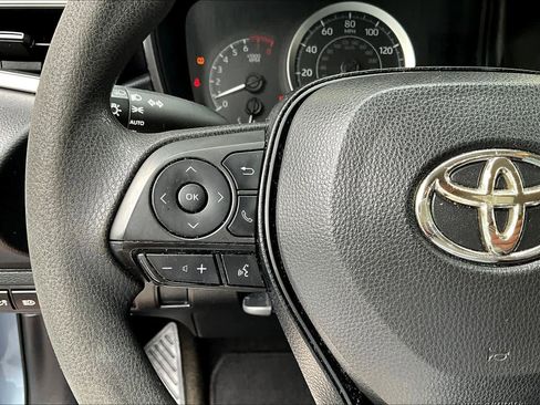Used 2020 Toyota Corolla LE FWD image 23
