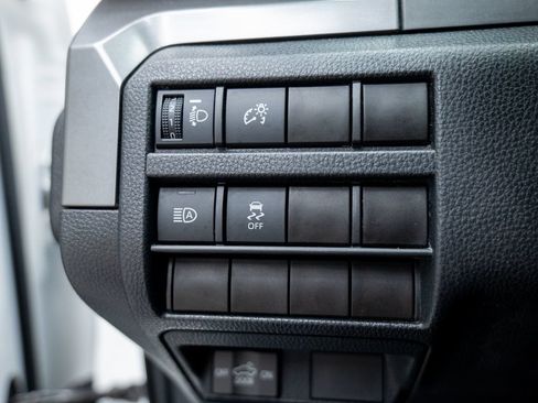 Used 2024 Toyota Tacoma SR5 AWD/4WD image 41