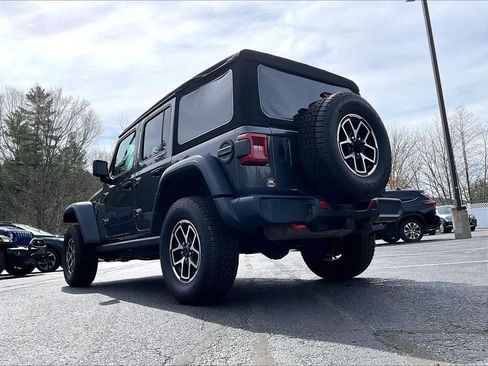 Used 2024 Jeep Wrangler Unlimited Rubicon w/ Convenience Group AWD/4WD image 6