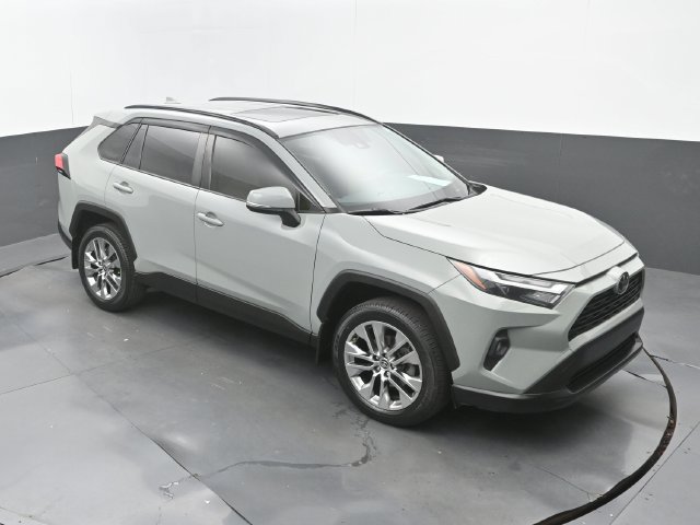 Used 2022 Toyota RAV4 XLE Premium FWD image 30