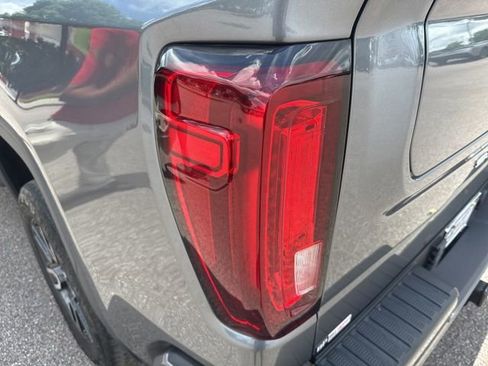 Used 2021 GMC Sierra 1500 AT4 w/ Technology Package AWD/4WD image 9