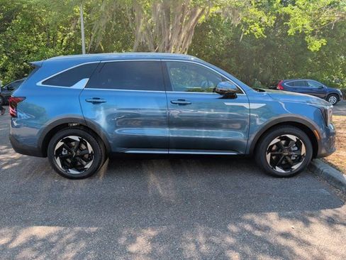 Used 2025 Kia Sorento SX Prestige AWD/4WD image 2
