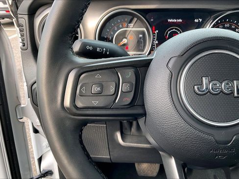 Certified 2022 Jeep Wrangler Willys image 22