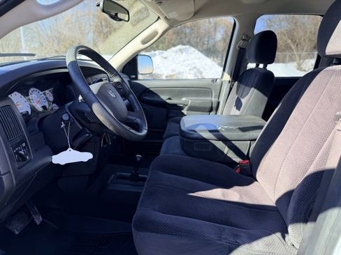 Used 2004 Dodge Ram 1500 Truck SLT w/ Quad Cab Value Group image 5