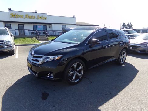 Used 2015 Toyota Venza Limited image 1