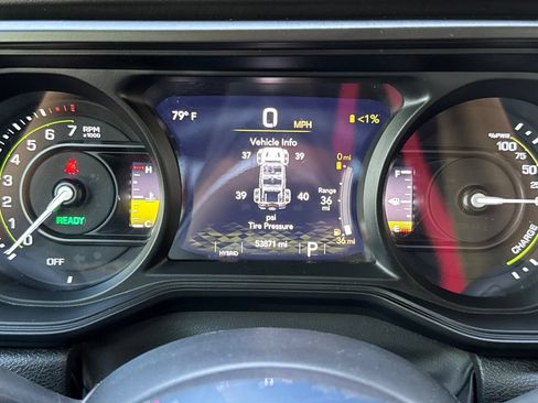 Used 2024 Jeep Wrangler Unlimited Sahara AWD/4WD image 28