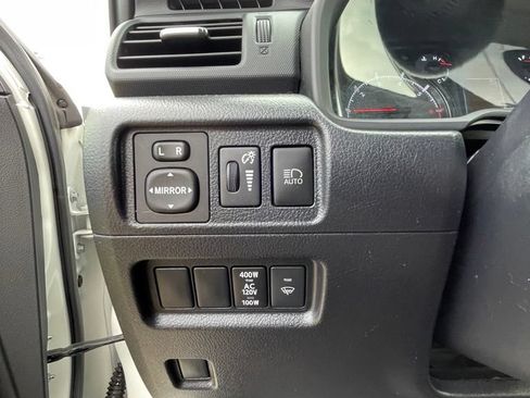 Used 2022 Toyota 4Runner SR5 AWD/4WD image 11