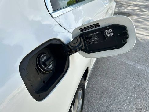 Used 2016 Mercedes-Benz C 300 4MATIC Sedan image 39