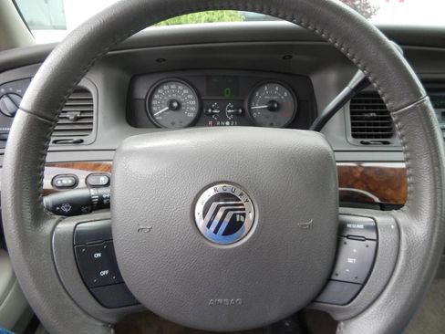 Used 2008 Mercury Grand Marquis LS image 38