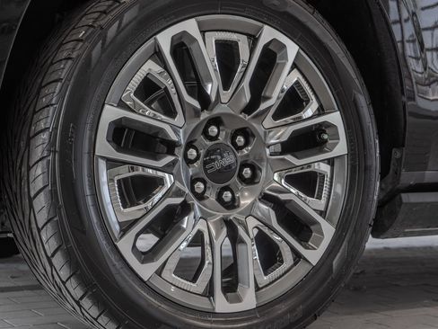 Used 2024 GMC Yukon XL Denali Ultimate AWD/4WD image 31