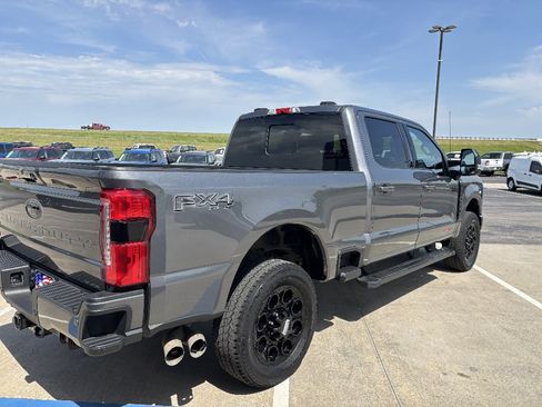 Used 2024 Ford F250 Lariat w/ Black Appearance Package AWD/4WD image 6