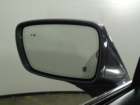 Used 2020 Buick Enclave Essence w/ LPO, Luxury Package image 42