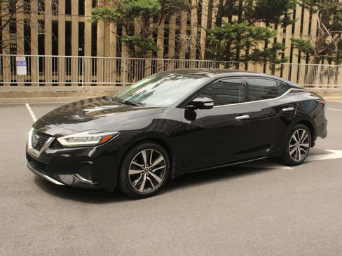 Used 2019 Nissan Maxima 3.5 SV w/ Floor Mat Group FWD image 12
