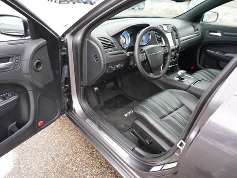 Used 2013 Chrysler 300 S w/ Luxury Group image 13