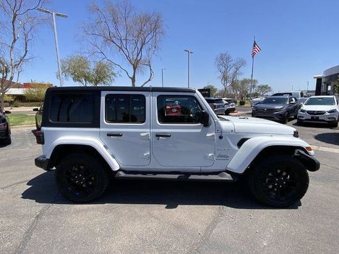 Used 2023 Jeep Wrangler Unlimited Sahara w/ Cold Weather Group AWD/4WD image 2