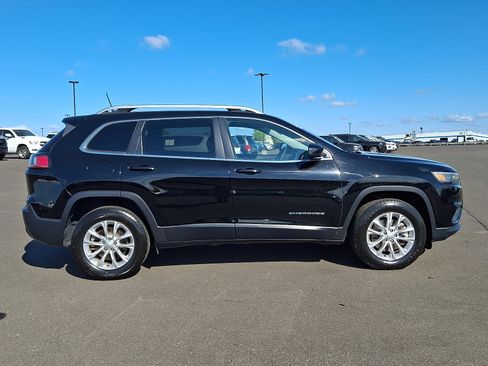 Used 2019 Jeep Cherokee Latitude w/ Popular Appearance Group AWD/4WD image 7