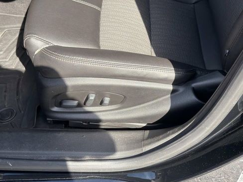Used 2019 Chevrolet Impala LT FWD image 22