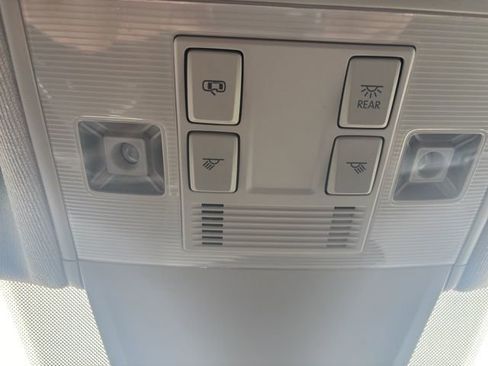 Used 2024 Volkswagen Tiguan S image 13