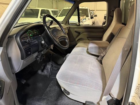 Used 1997 Ford F250 4x4 Regular Cab Heavy Duty image 5