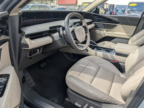 Certified 2025 Lincoln Nautilus Premier image 12