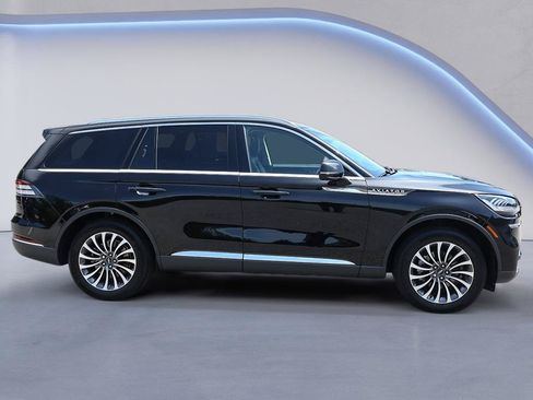 Certified 2023 Lincoln Aviator Reserve w/ Elements Package Plus AWD/4WD image 8