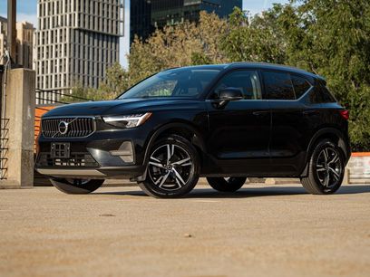 Certified 2025 Volvo XC40 B5 Core