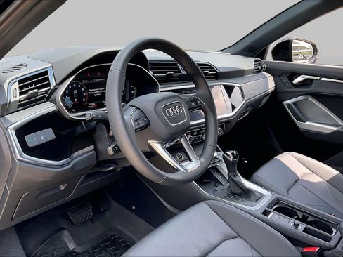 Used 2025 Audi Q3 2.0T Premium w/ Convenience Plus Package AWD/4WD image 18