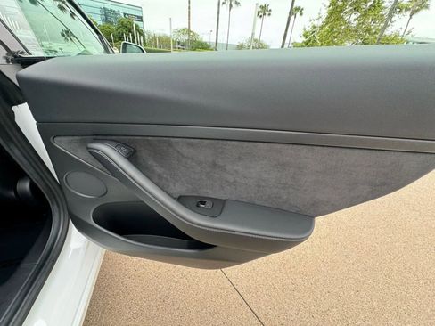 Used 2022 Tesla Model 3 Standard Range image 22