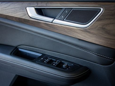 New 2026 Volkswagen Atlas SE image 25