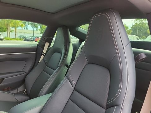 Certified 2025 Porsche 911 Carrera RWD image 5