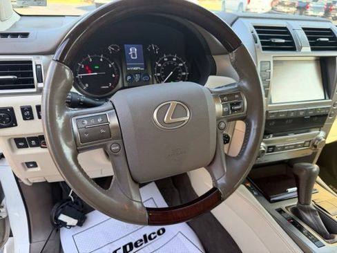 Used 2019 Lexus GX 460 Premium w/ Premium Package AWD/4WD image 17