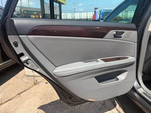 Used 2008 Toyota Avalon Limited FWD image 12