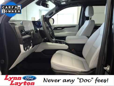 Used 2025 Chevrolet Tahoe Premier w/ Sun And Tow Package image 11